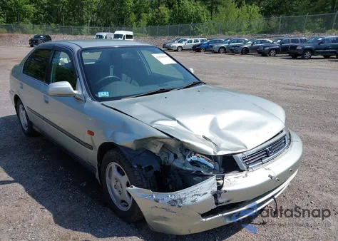 1997 Honda Accord z USA, uszkodzony, nr VIN MB410071000000000